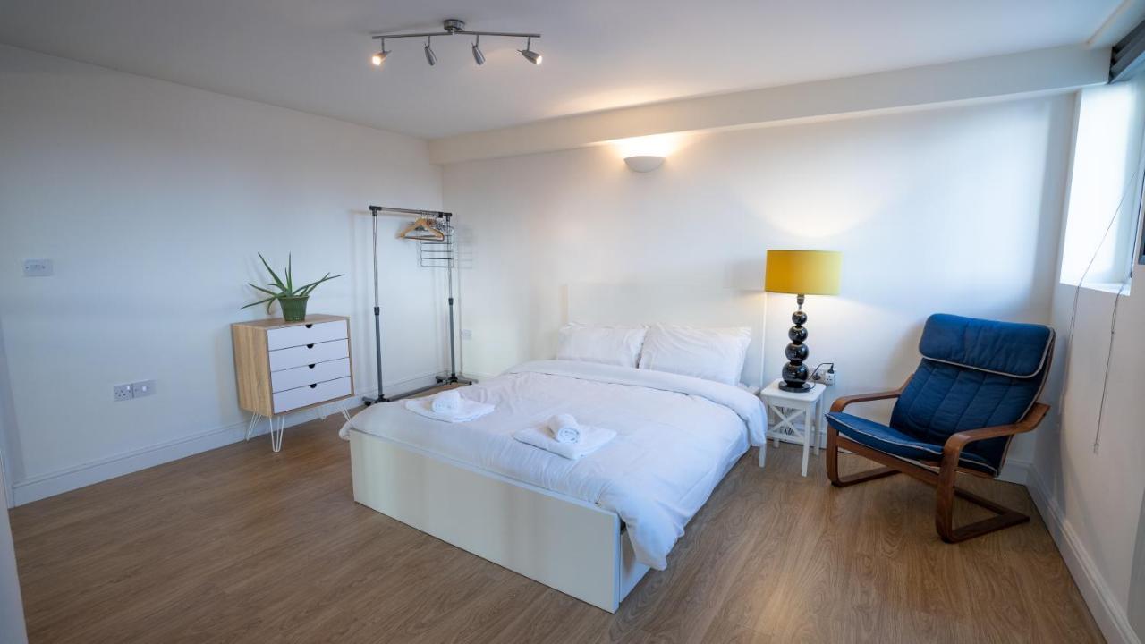 Stunning Mezzanine Apartment Near City Centre Cardiff Exterior photo